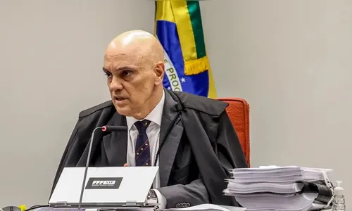 Moraes manda comunicar TSE sobre inelegibilidade de Bolsonaro