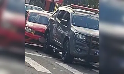 Viatura da Rotam se envolve em acidente no centro de Apucarana; vídeo