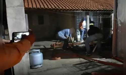 Casa é atingida por incêndio iniciado em colchão em Jandaia do Sul