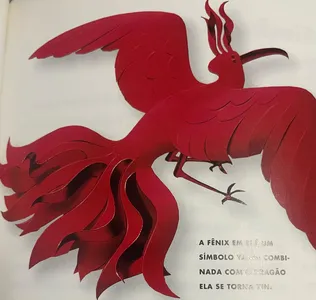 É muito interessante e simbólico ter uma Fênix por perto, seja como imagem, tatuagem, pingente, chaveiro ou colar