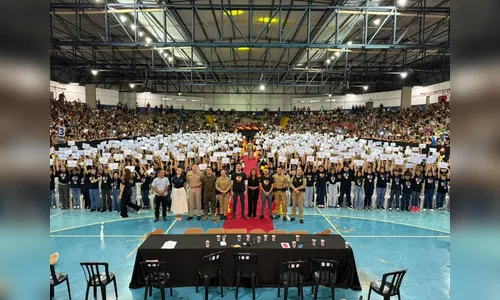 Formatura do Proerd premia empenho e aprendizado de 1.400 estudantes