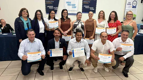 Governadora do Rotary visita Ivaiporã em posse de 10 novos associados