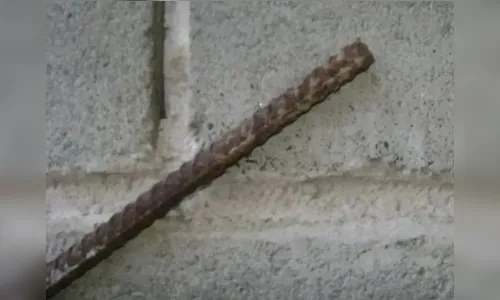 Homem não aceita término e destrói carro da ex em Apucarana