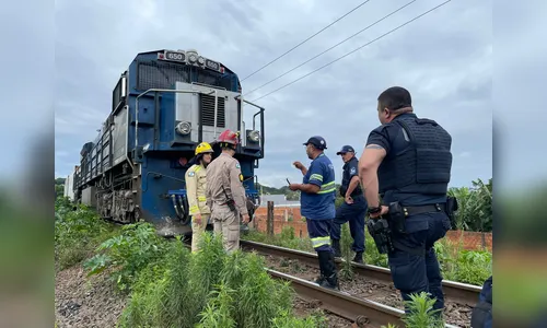 Idosa fica ferida após ser atropelada por trem em Apucarana