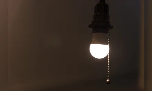 Paraná ainda tem 53 mil imóveis sem energia nesta quinta-feira