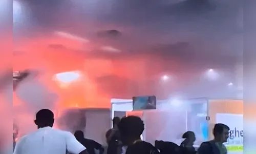 Incêndio na COP30 força evacuação da Blue Zone em Belém