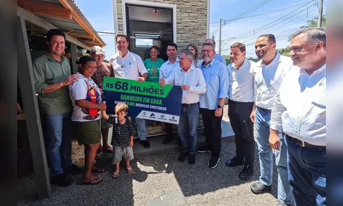 Governador entrega primeiros módulos sanitários do programa Banheiro em Casa em Ivaiporã