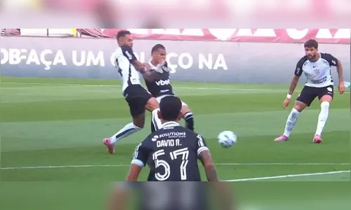 Corinthians e Botafogo ficam no empate em jogo de quatro gols