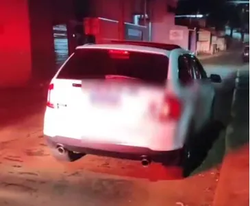 O carro apreendido possuía R$6 mil em débitos