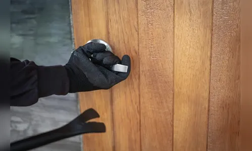 Casa é invadida e ladrões levam TVs e joias em Marilândia do Sul