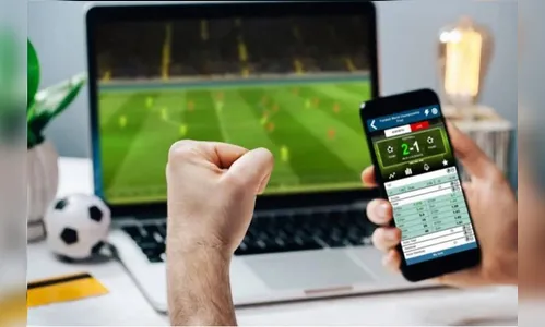 Mulher perde R$ 1.700 após marido usar sua conta para apostar online