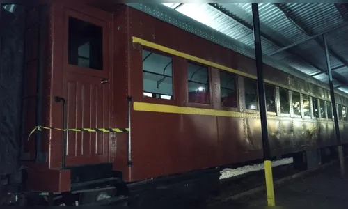 Trem centenário pega fogo com turistas dentro em SC e mobiliza resgate