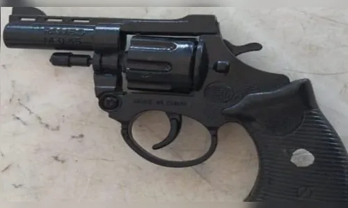 Simulacro de revólver é apreendido após denúncia de ameaça em Faxinal