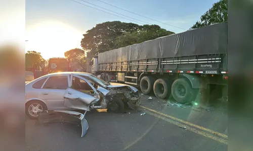 Grávida e jovem ficam feridos em acidente com caminhão em Apucarana