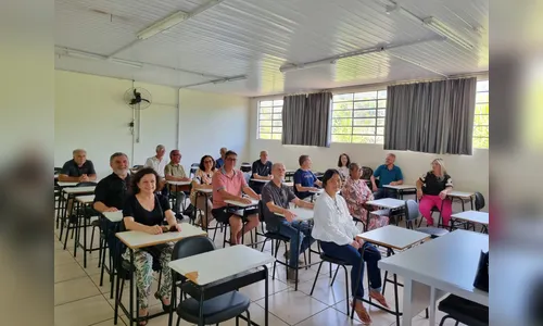 Ex-alunos comemoram 40 anos de formatura na Unespar de Apucarana