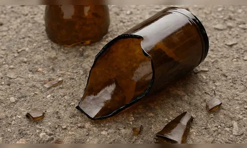 Homem é ferido com garrafada ao tentar apartar briga