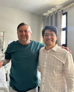 Paciente Cilverio Iarentchuk e doutor Gustavo Jun