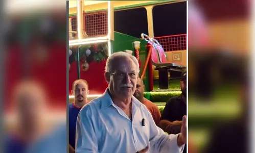 Prefeito de Jandaia do Sul transforma ônibus em atração natalina
