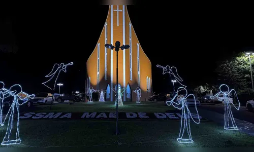 Decoração natalina transforma praças e avenidas de Ivaiporã