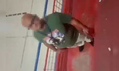 Professor filma próprio órgão genital com celular de aluno