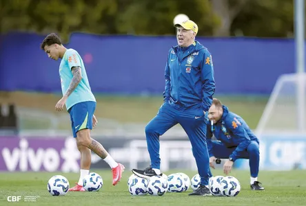 Técnico Carlo Ancelotti