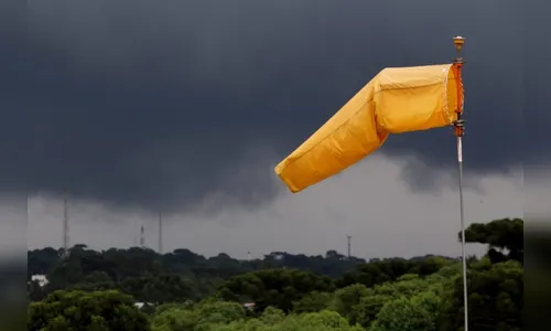 Temporal ameaça o Paraná com ventos extremos
