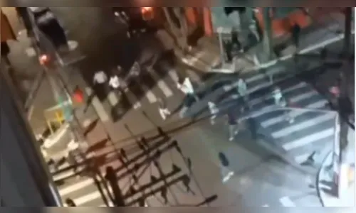 Torcedores de Corinthians e São Paulo brigam após clássico; vídeo