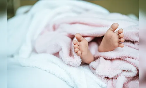 Bebê de 1 ano morre após se afogar em banheira no Paraná