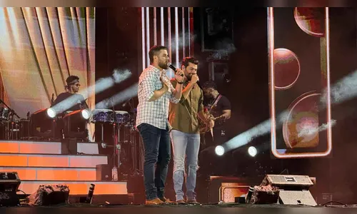 Zé Neto & Cristiano lotam arena na abertura da Expovale em Ivaiporã