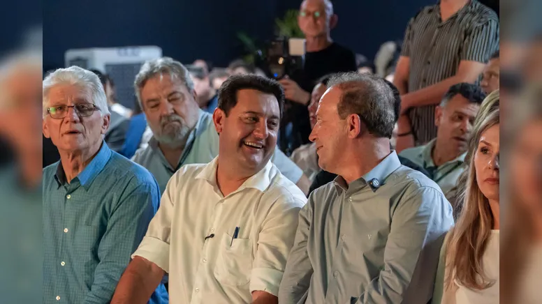 Governador Ratinho Junior (PSD) e prefeito de Ivaiporã, Carlos Gil (PSD)