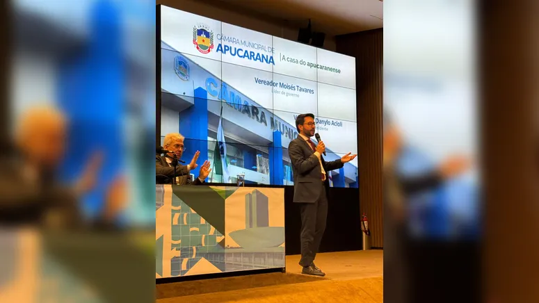 O vereador Moisés Tavares integrou mesa de debates