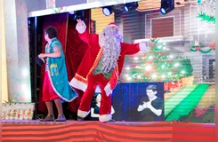 O espetáculo foi oferecido pela empresa Forquímica, por meio da Lei Federal de Incentivo à Cultura