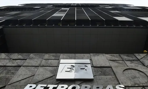Petrobras reduz preço da gasolina em 5,2% a partir desta terça (27)