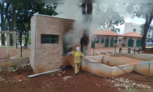 Incêndio atinge área em construção na Praça do Café, em Ivaiporã
