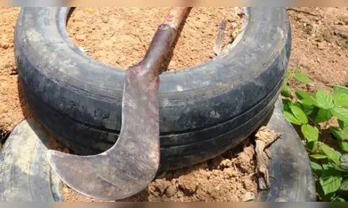 Homem é preso após ameaçar primo de 13 anos com foices em Ivaiporã