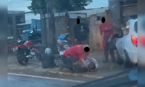 Jovem fica ferida ao cair de moto na Av. Minas Gerais em Apucarana