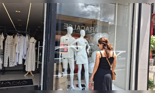 Vitrines se transformam focadas no Réveillon em Apucarana