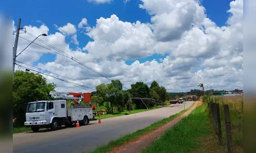Batidas de veículos geraram 3,6 mil substituições de postes no Paraná em 2025