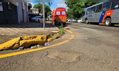 Buraco causa queda de moto e deixa duas irmãs feridas em Apucarana