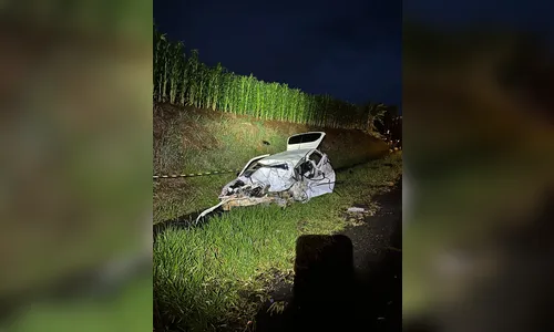 Colisão frontal deixa dois jovens mortos e um ferido na PRC-272