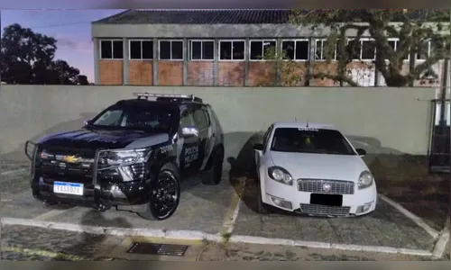 Homem salta de carro em movimento para fugir de assalto no PR