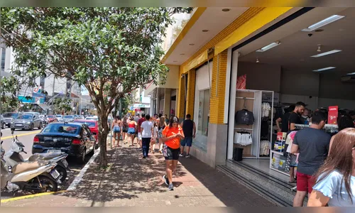 Comércio continua fechado nesta sexta, mas abre no sábado em Apucarana