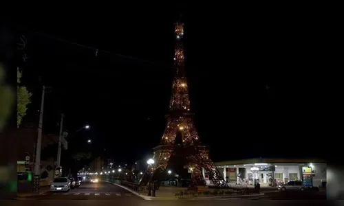 Dois ficam feridos após briga em frente à réplica da Torre Eiffel de Ivaiporã