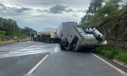 Acidente entre Ortigueira e Mauá da Serra gera congestionamento