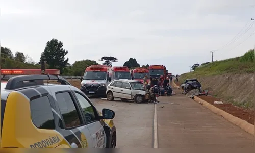 Colisão frontal mata dois jovens na PR-466, em Guarapuava