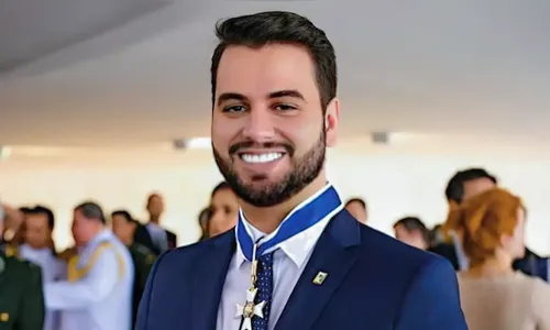 Filipe Martins é preso no PR após acessar rede social e violar STF