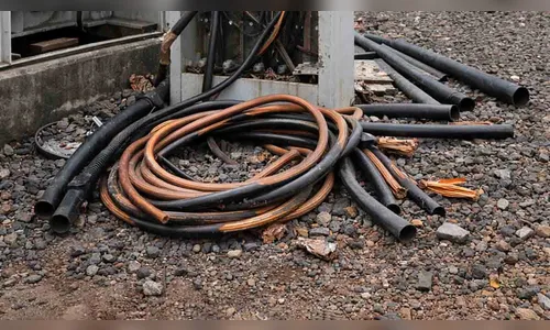 Ladrões furtam 100 metros de cabos em torre de telefonia em Faxinal