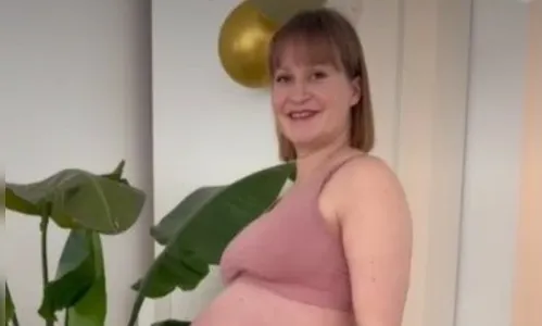 Grávida de trigêmeos chama atenção pelo formato incomum da barriga; veja foto