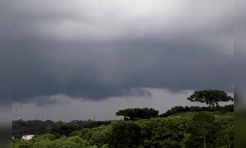 Primeira massa de ar frio de 2026 vai derrubar temperaturas no Paraná