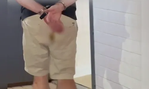 Homem defeca em viatura após ser preso por agredir a companheira no PR
